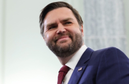 Эра бесспорного доминирования США на мировой арене завершилась, заявил Вэнс