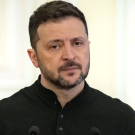 Зеленский рассказал о роли водителей фур в атаке беспилотников на аэродромы